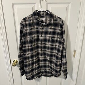 NWOT: American Eagle Outfitters Black and Cream Plaid Shirt
